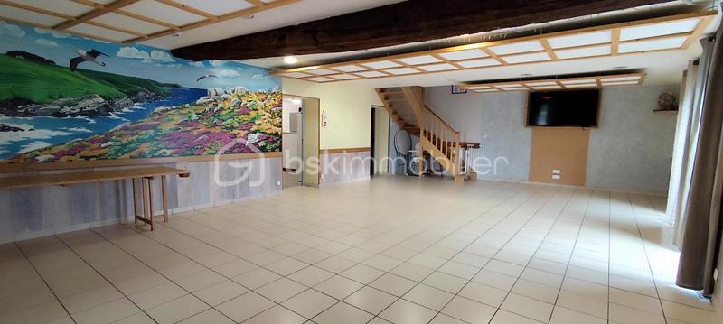 Propriété - 325 m² - 11 pièces