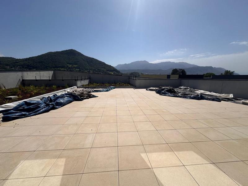 Local d'activités - 1 819 m²