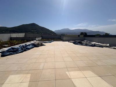 Local d'activités - 1 819 m²