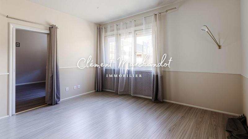 Appartement - 81 m² - 5 pièces