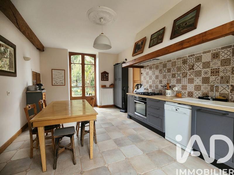 Maison - 280 m² - 9 pièces