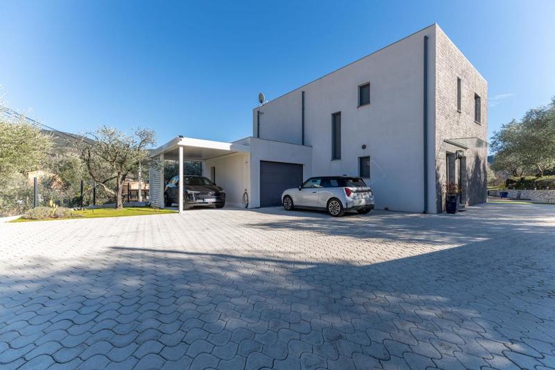 Villa - 142 m² - 4 pièces