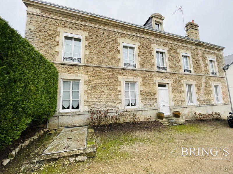 Maison ancienne - 259 m² - 8 pièces
