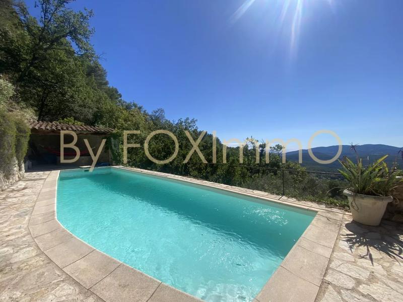 Maison - 220 m² - 5 pièces