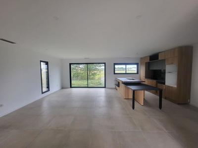 Maison - 120 m² - 4 pièces