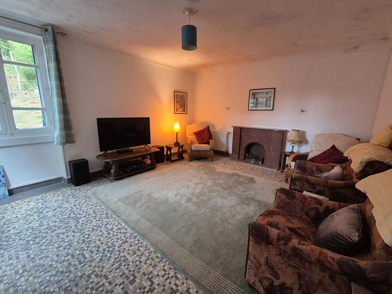 Maison - 260 m² - 11 pièces