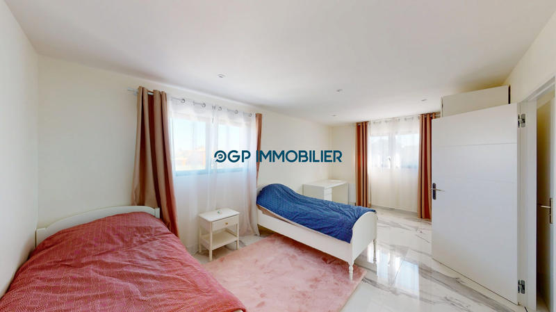 Maison contemporaine - 179 m² - 6 pièces