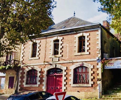 Maison - 540 m² - 9 pièces