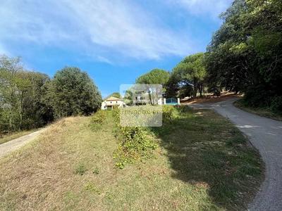Terrain constructible - 1 057 m²