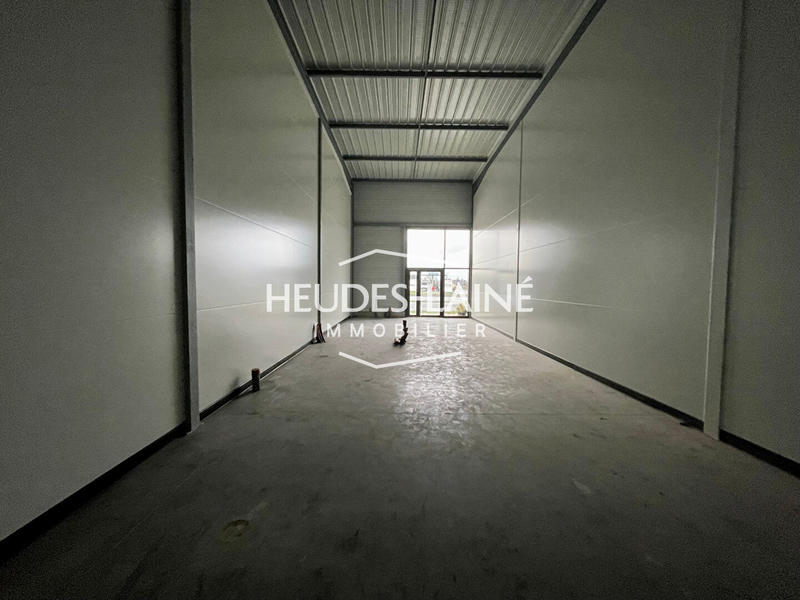 Local d'activités - 83 m² - 1 pièce
