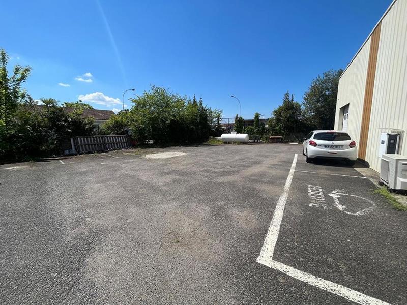 Local d'activité / Entrepôt - 1 000 m²