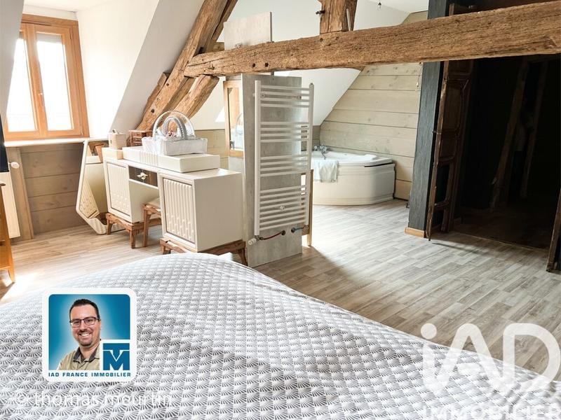 Maison - 256 m² - 8 pièces