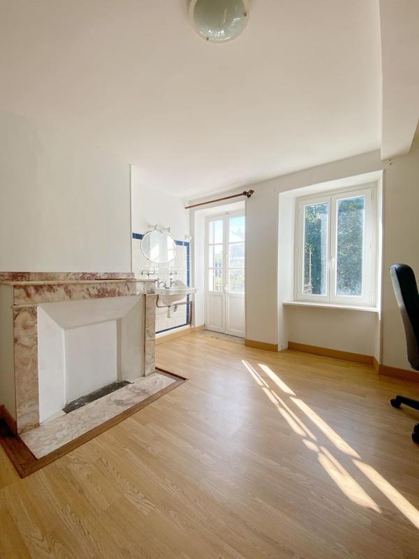 Maison de village - 278 m² - 8 pièces