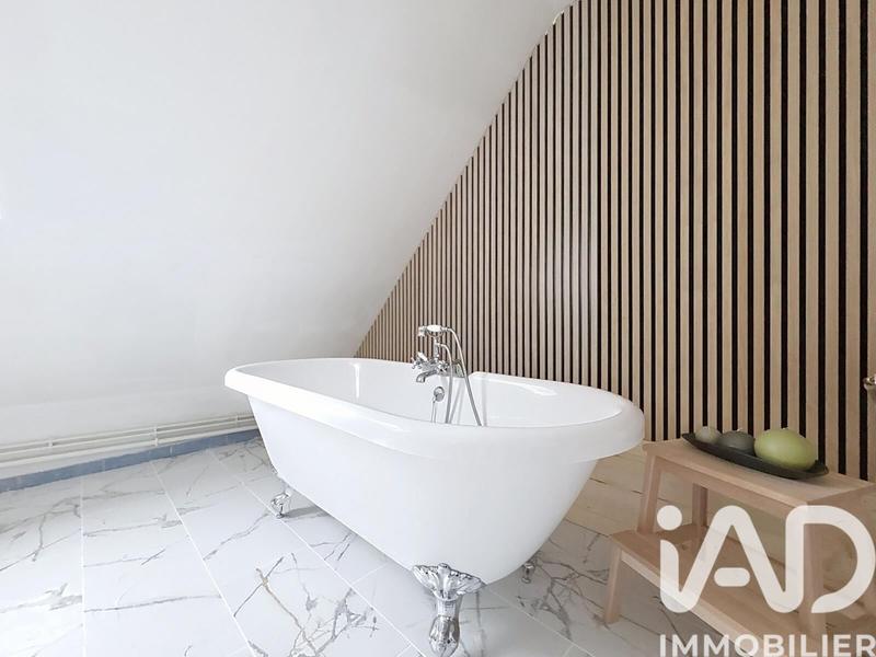 Maison - 136 m² - 4 pièces