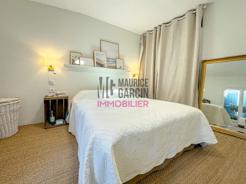 Maison - 240 m² - 7 pièces