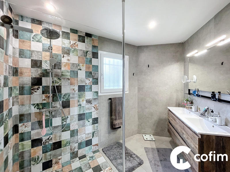 Maison - 190 m² - 8 pièces