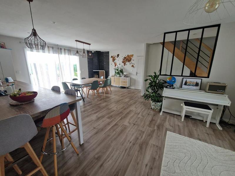 Maison - 168 m² - 7 pièces