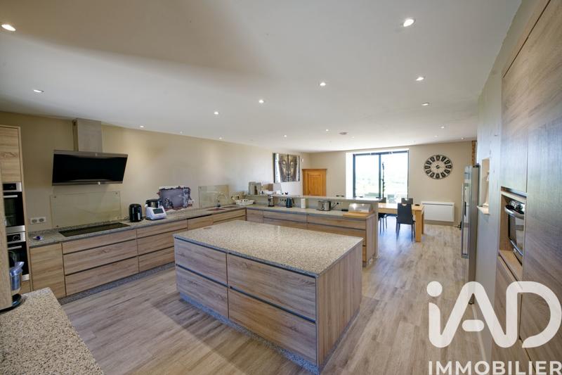 Maison - 820 m² - 19 pièces