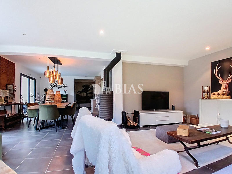 Maison contemporaine - 197 m² - 7 pièces