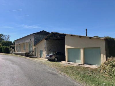 Maison - 410 m² - 18 pièces