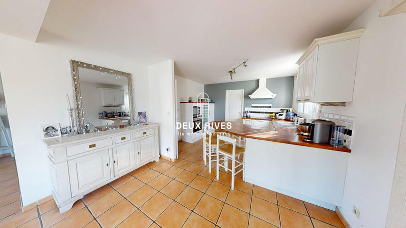 Maison traditionnelle - 120 m² - 6 pièces