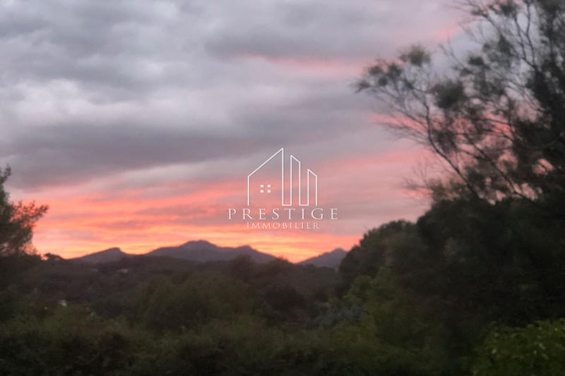 Maison - 185 m² - 5 pièces