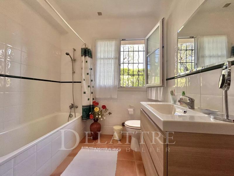 Villa - 170 m² - 8 pièces