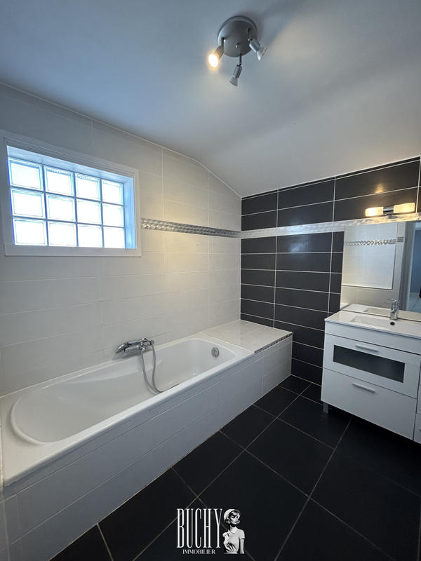 Maison - 138 m² - 5 pièces