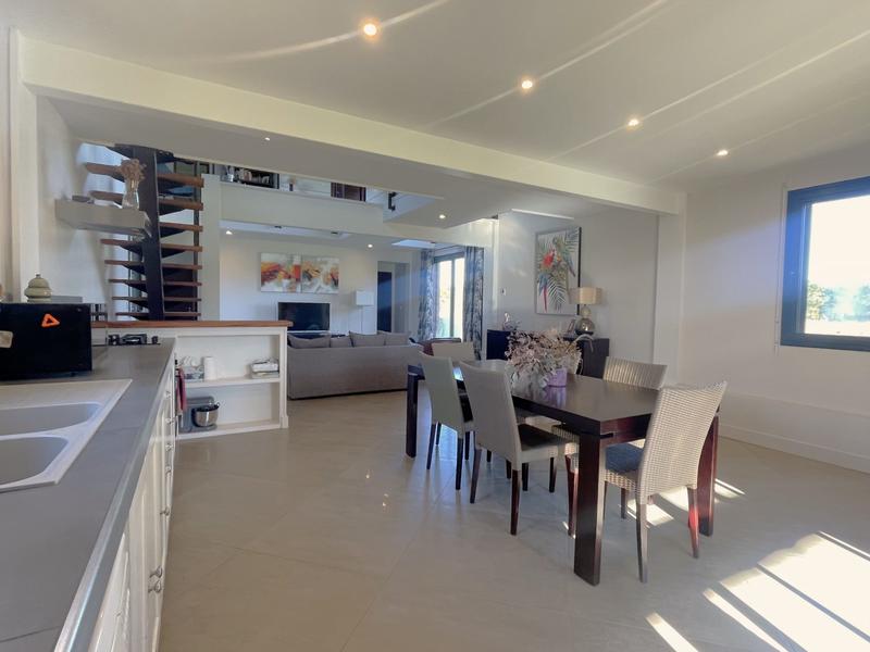 Maison - 175 m² - 5 pièces