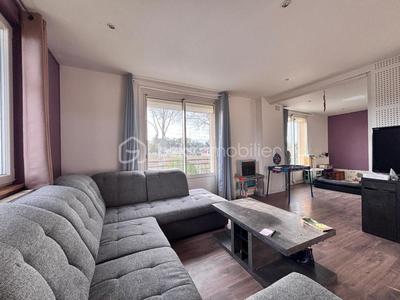 Maison traditionnelle - 137 m² - 6 pièces