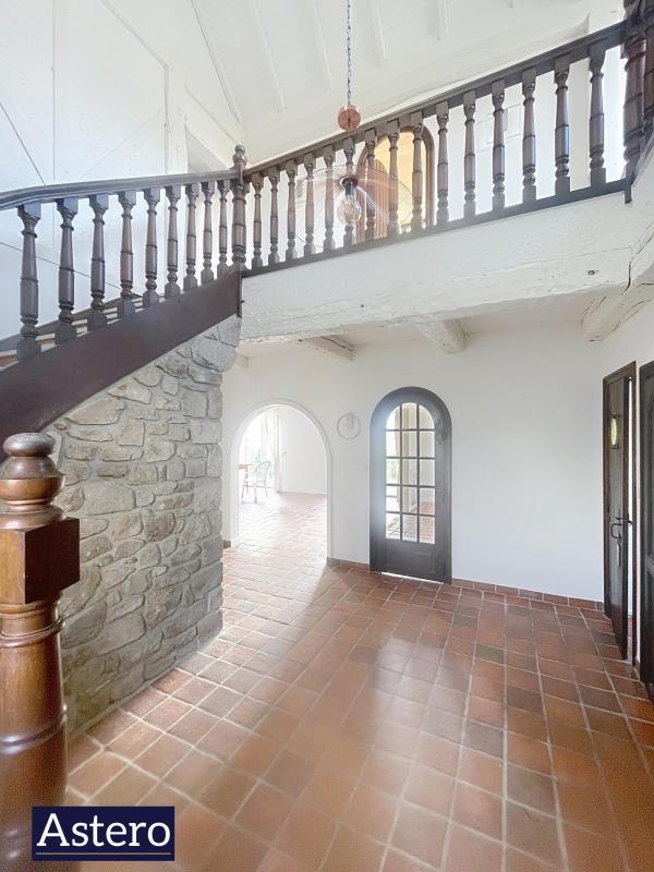 Maison - 224 m² - 7 pièces