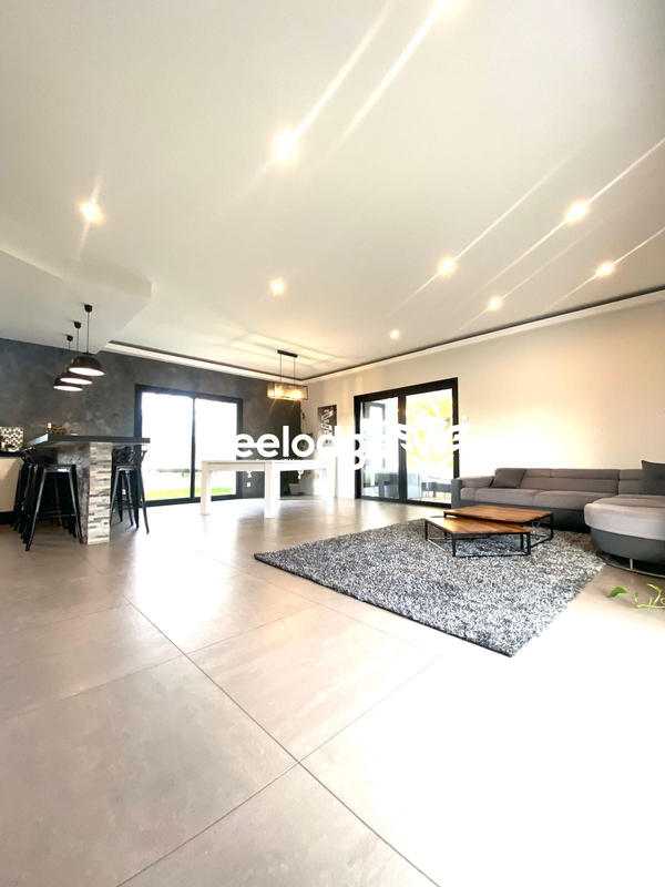 Maison - 165 m² - 6 pièces