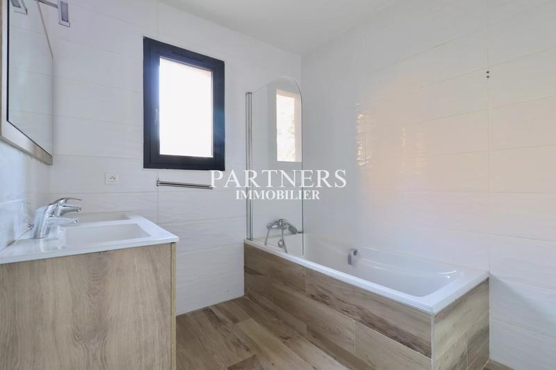 Maison - 190 m² - 5 pièces