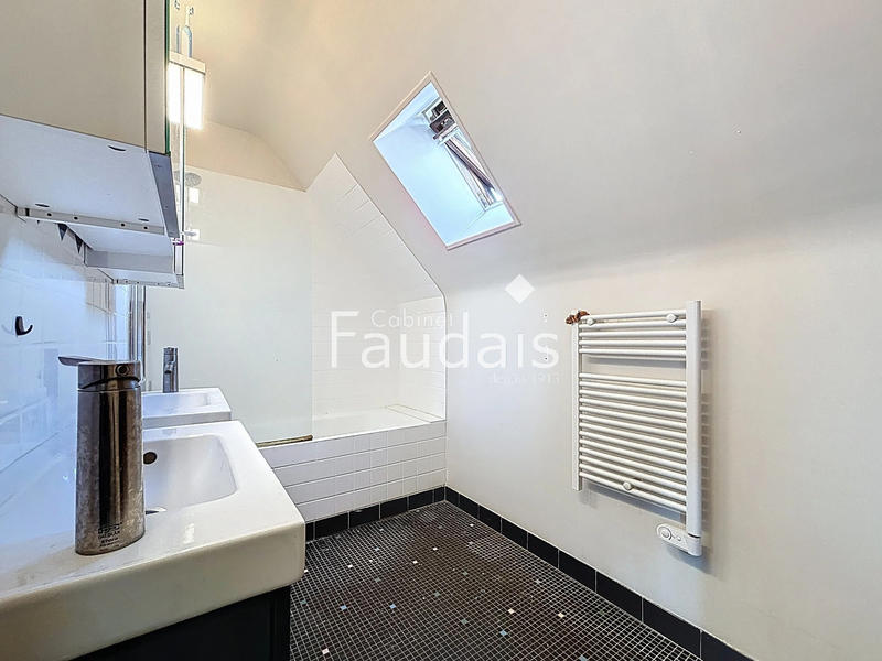 Maison - 191 m² - 6 pièces