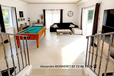 Villa - 255 m² - 6 pièces