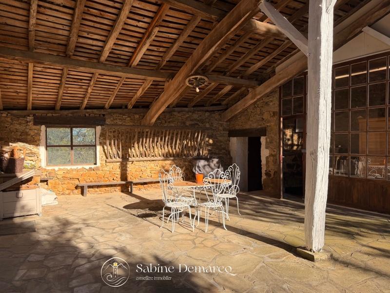 Maison - 235 m² - 6 pièces