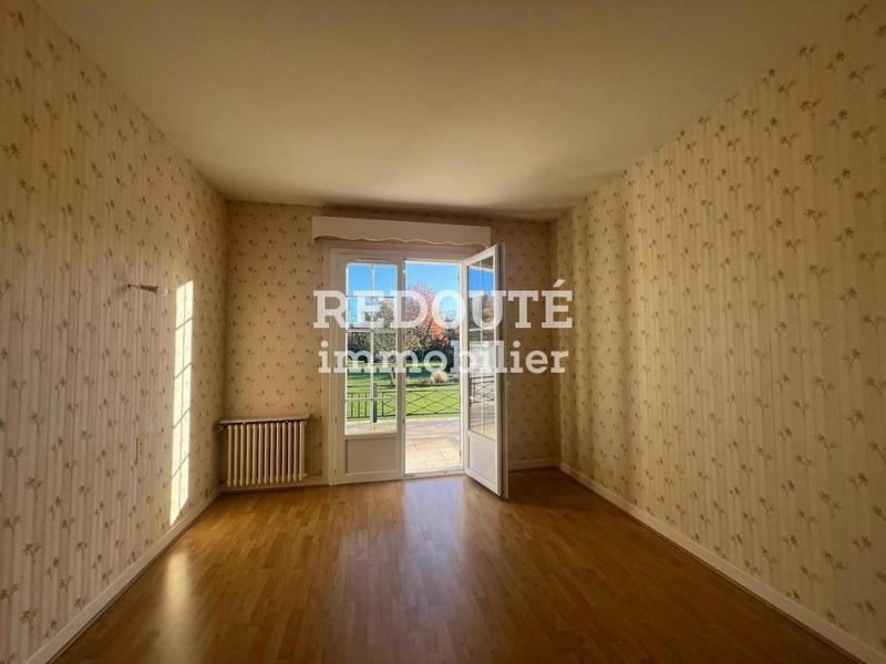 Maison - 210 m² - 10 pièces