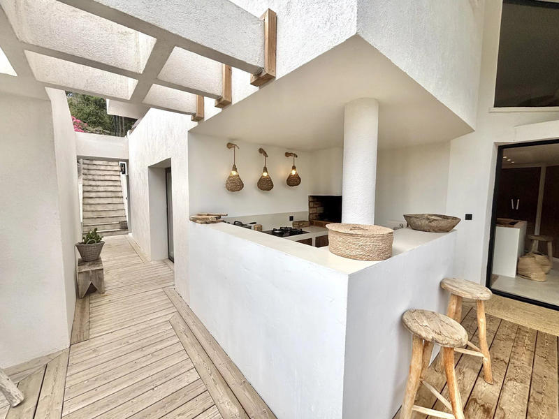 Villa - 260 m² - 6 pièces