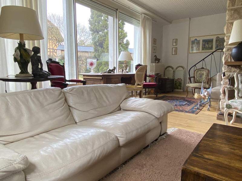 Maison - 260 m² - 11 pièces