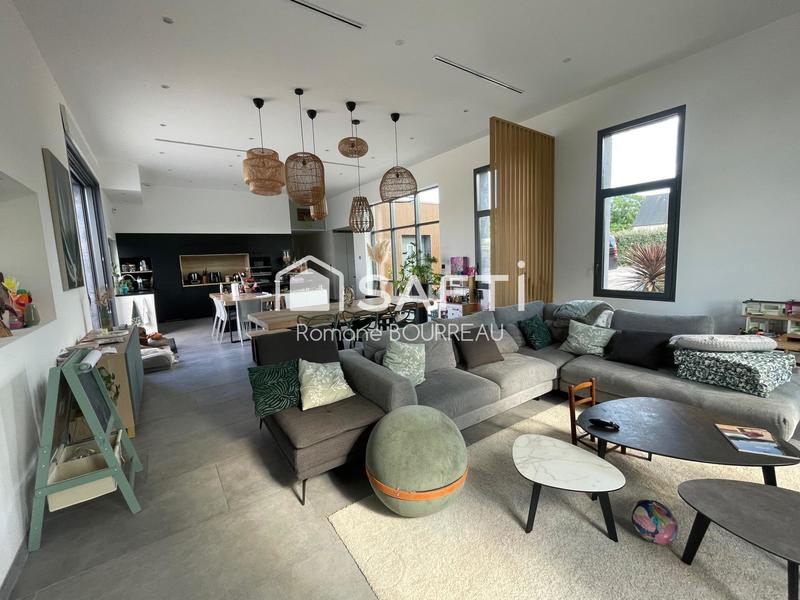 Villa - 256 m² - 7 pièces