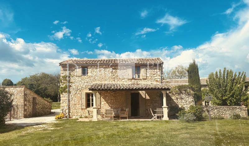 Maison - 275 m² - 7 pièces