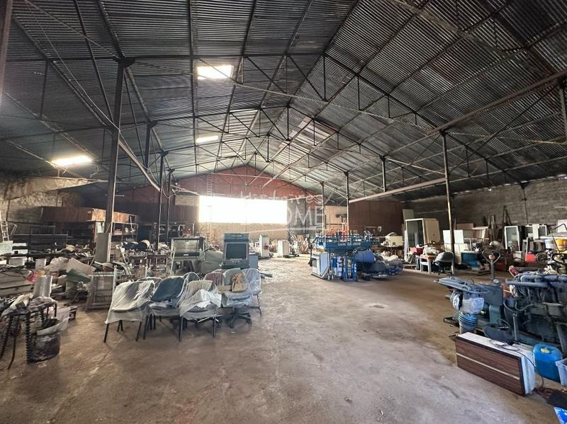 Entrepôt - 1 200 m²