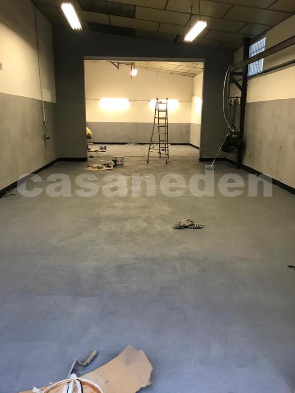 Local commercial - 104 m²