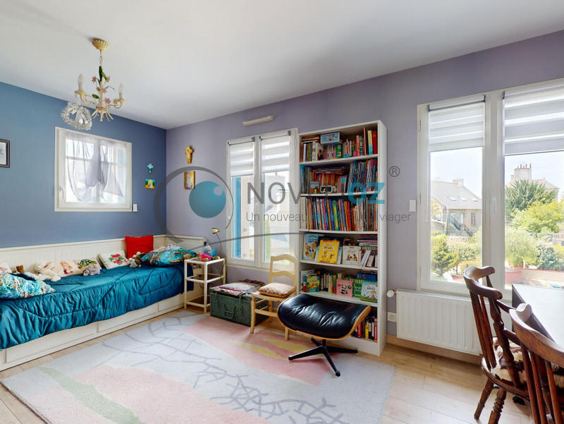 Maison - 225 m² - 9 pièces