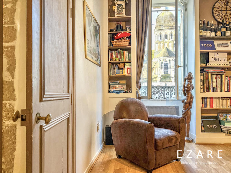 Appartement - 95 m² - 3 pièces