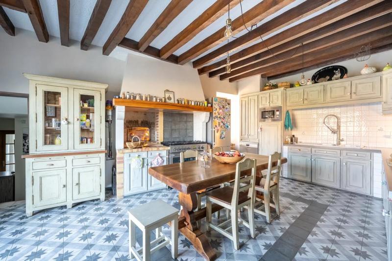 Corps de ferme - 270 m² - 9 pièces