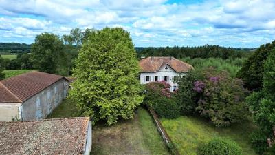 Maison de maîtres - 400 m² - 10 pièces