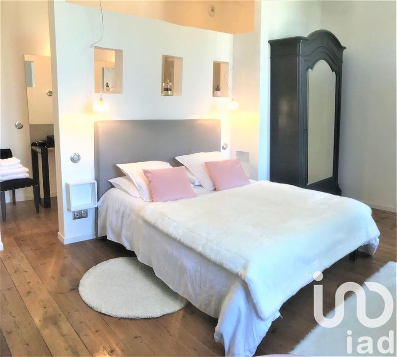 Maison - 435 m² - 11 pièces