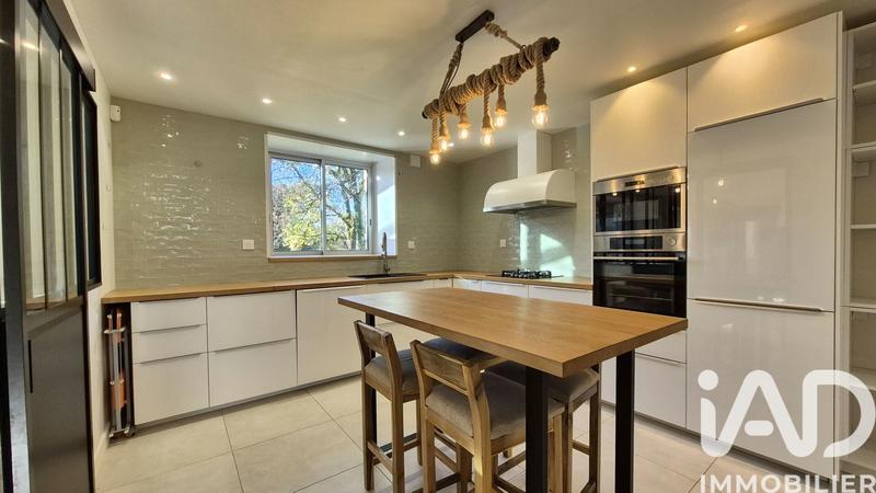 Maison - 240 m² - 9 pièces