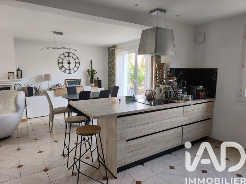 Maison - 94 m² - 5 pièces
